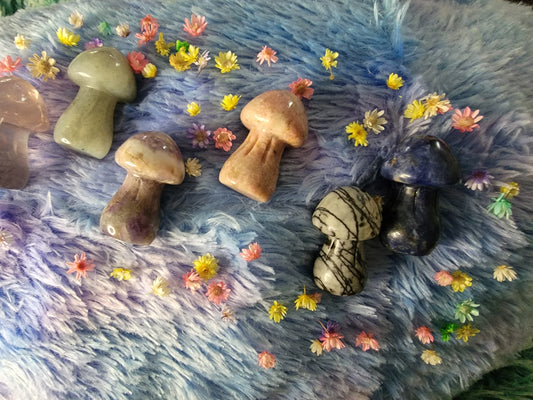 1 1/2" Natural Crystal Mushroom