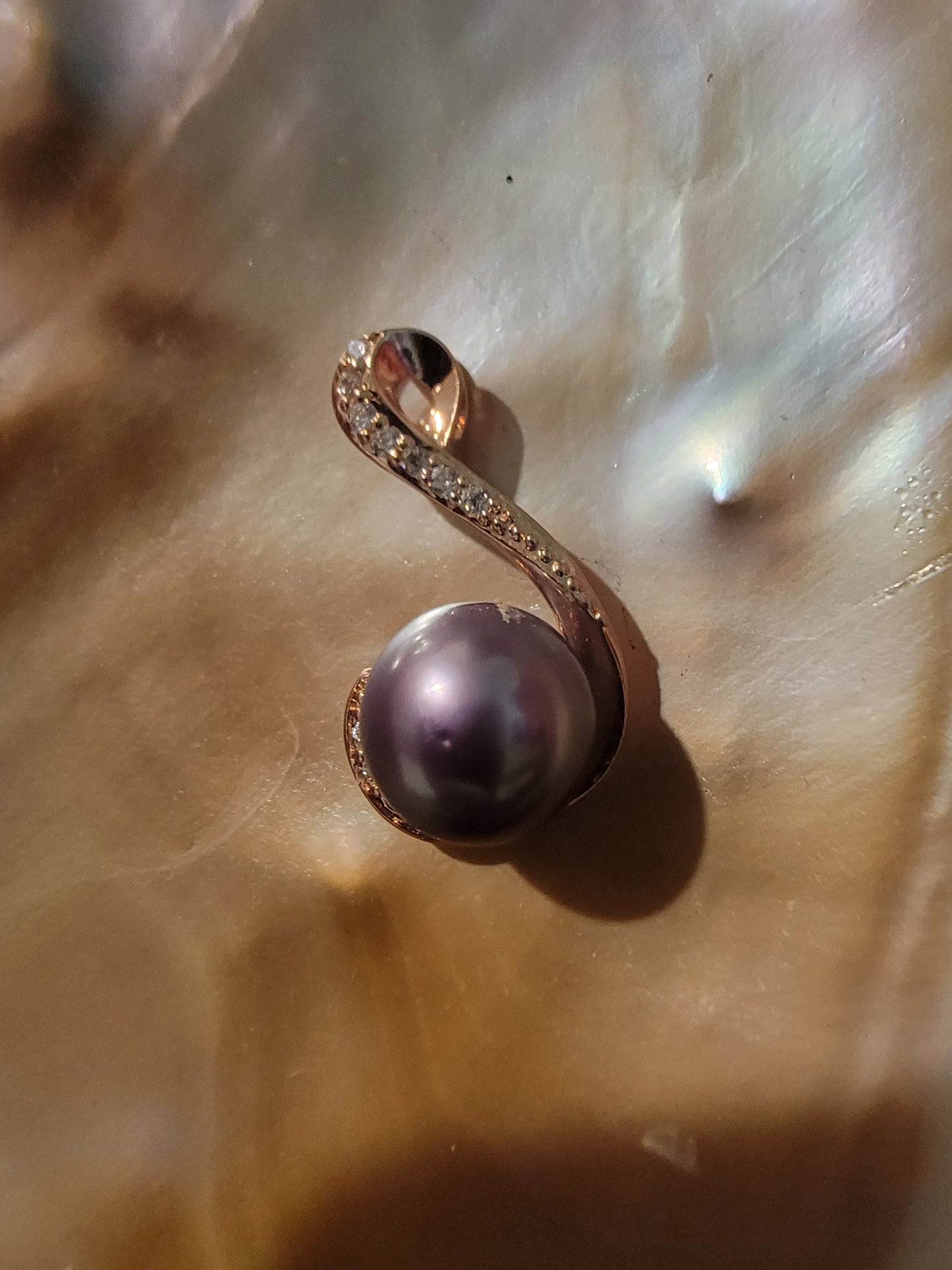 Eddison Pearl Pendant